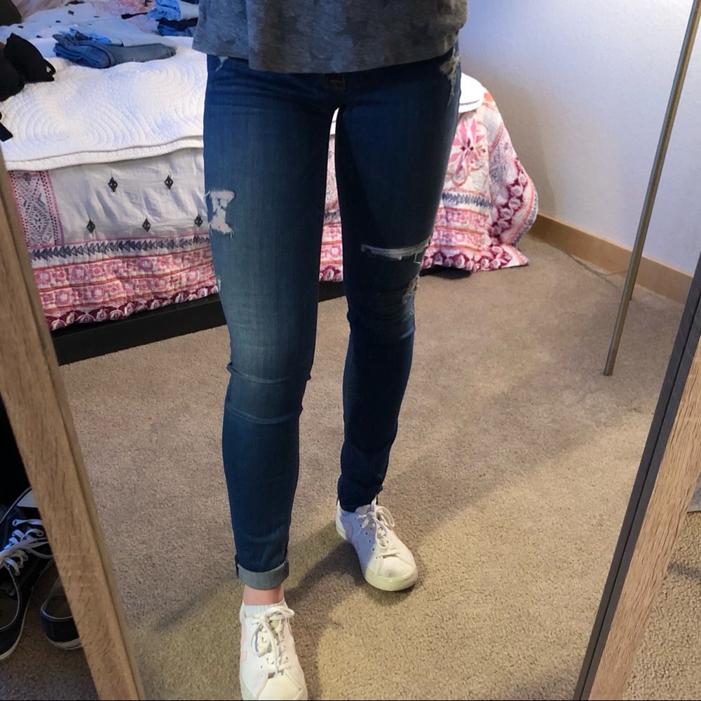 Ripped skinny jeans